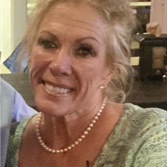 Meet your Posher, Laura - Picture 2 of 6